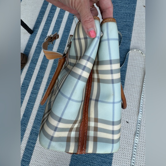 BURBERRY Vintage Blue Nova Check Convertible TOTE💙🔥HUGE! 19x10x6”🔥EVC🔥RARE🔥 - Picture 11 of 17